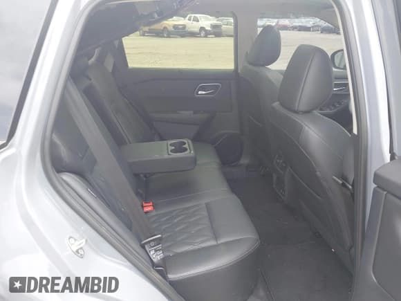 ✅ 2024 Nissan Rogue Platinum • VIN: JN8BT3DD6RW254079 • Lot: 42440459. Listed on IAAI with 5,891 mi. Free auction sales archive from the USA and detailed vehicle history report at DreamBid. Image 8.