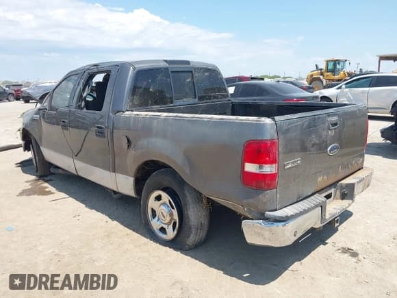 ✅ 2005 Ford F-150 XLT • VIN: 1FTRW12W85FB55154 • Lot: 42968026. Wystawiony na IAAI z przebiegiem 352 163 mil. Bezpłatny archiwum sprzedaży aukcyjnych z USA i szczegółowy raport historii pojazdu na DreamBid. Zdjęcie 3.
