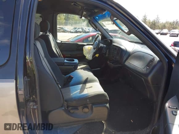 ✅ 2003 Ford F-150 XL • VIN: 1FTRX18W43NB10896 • Lot: 42154612. Listed on IAAI with 239,190 mi. Free auction sales archive from the USA and detailed vehicle history report at DreamBid. Image 5.