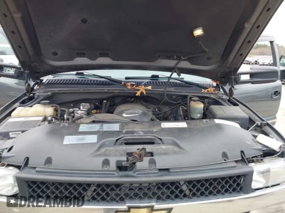 ✅ 2002 Chevrolet Silverado 2500HD • VIN: 1GCHK29U32E126728 • Lot: 43747985. Wystawiony na IAAI z przebiegiem 226 176 mil. Bezpłatny archiwum sprzedaży aukcyjnych z USA i szczegółowy raport historii pojazdu na DreamBid. Zdjęcie 10.