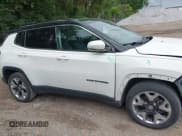 ✅ 2018 Jeep Compass Limited • VIN: 3C4NJCCB8JT286587 • Lot: 42652398. Listed on IAAI with 104,000 mi. Free auction sales archive from the USA and detailed vehicle history report at DreamBid. Image 13.