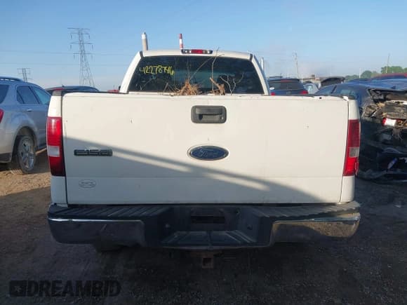 ✅ 2004 Ford F-150 STX • VIN: 1FTRX14W14FA10594 • Lot: 42278746. Listed on IAAI with 285,096 mi. Free auction sales archive from the USA and detailed vehicle history report at DreamBid. Image 16.