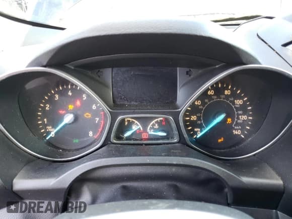 ✅ 2017 Ford Escape SE • VIN: 1FMCU9GD6HUE82570 • Lot: 91815605. Wystawiony na Copart z przebiegiem Nie podano. Bezpłatny archiwum sprzedaży aukcyjnych z USA i szczegółowy raport historii pojazdu na DreamBid. Zdjęcie 9.