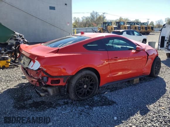 ✅ 2021 Ford Mustang GT Premium • VIN: 1FA6P8CF8M5115559 • Lot: 86797525. Wystawiony na Copart z przebiegiem 139 638 mil. Bezpłatny archiwum sprzedaży aukcyjnych z USA i szczegółowy raport historii pojazdu na DreamBid. Zdjęcie 3.