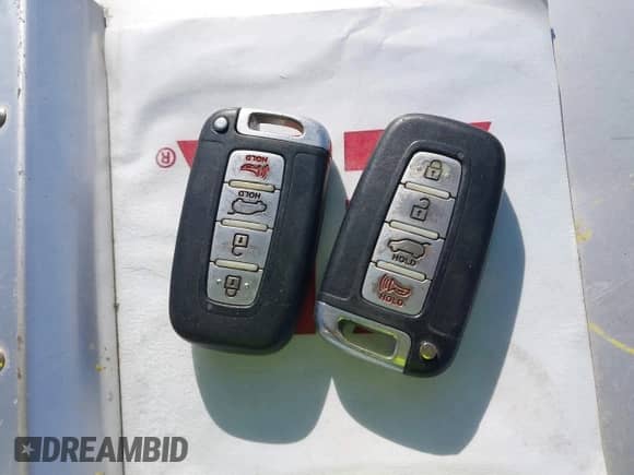 2013 Hyundai Veloster w/Black Int с VIN KMHTC6AD2DU092229, выставлен на аукционе IAAI как лот 43601459 с пробегом 191 710 миль миль и . История ставок и продаж доступна на DreamBid. Изображение 11.