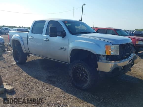 ✅ 2013 GMC Sierra 1500 SLE • VIN: 3GTP2VE77DG137675 • Лот: 43142745. Опубликован ранее на IAAI с пробегом 186 804 миль. Бесплатный доступ к архиву аукционных продаж из США и подробный отчёт об истории автомобиля на DreamBid. Изображение 1.
