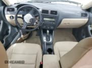 ✅ 2011 Volkswagen Jetta SE • VIN: 3VWDZ7AJ9BM377981 • Лот: 81331385. Опубликован ранее на Copart с пробегом 173 261 миль. Бесплатный доступ к архиву аукционных продаж из США и подробный отчёт об истории автомобиля на DreamBid. Изображение 8.