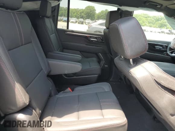 ✅ 2025 Chevrolet Suburban RST • VIN: 1GNS6ERD9SR311247 • Lot: 62546485. Listed on Copart with 955 mi. Free auction sales archive from the USA and detailed vehicle history report at DreamBid. Image 11.
