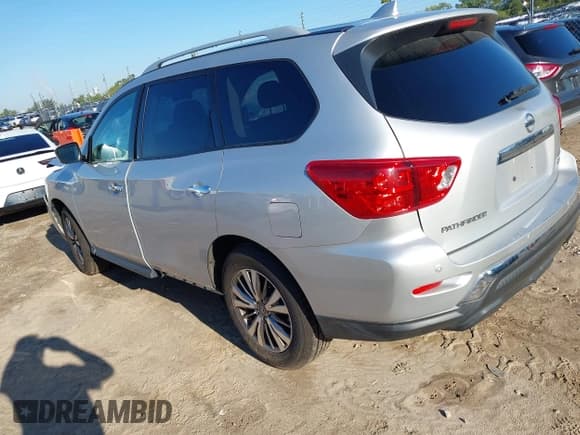 ✅ 2019 Nissan Pathfinder SV • VIN: 5N1DR2MM3KC630611 • Lot: 43117332. Wystawiony na IAAI z przebiegiem 75 662 mil. Bezpłatny archiwum sprzedaży aukcyjnych z USA i szczegółowy raport historii pojazdu na DreamBid. Zdjęcie 3.