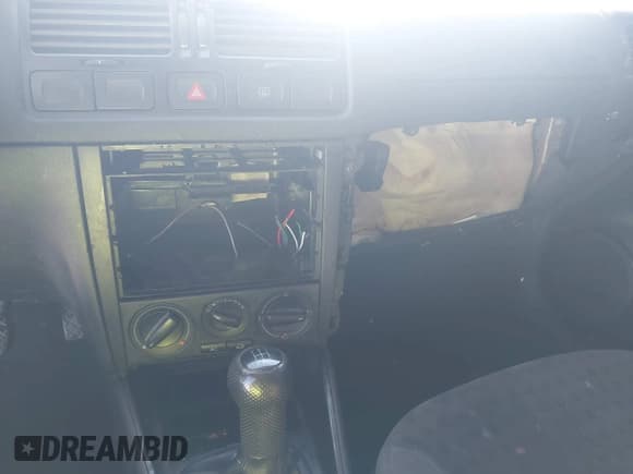 ✅ 2003 Volkswagen Jetta GLS • VIN: 3VWSK69M83M106030 • Lot: 43509150. Listed on IAAI with 202,295 mi. Free auction sales archive from the USA and detailed vehicle history report at DreamBid. Image 6.