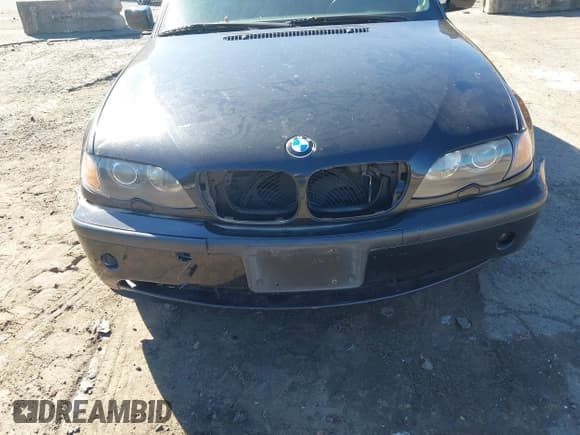 ✅ 2005 BMW 3 Series 330xi • VIN: WBAEW53475PN39274 • Lot: 43469213. Listed on IAAI with 130,220 mi. Free auction sales archive from the USA and detailed vehicle history report at DreamBid. Image 6.