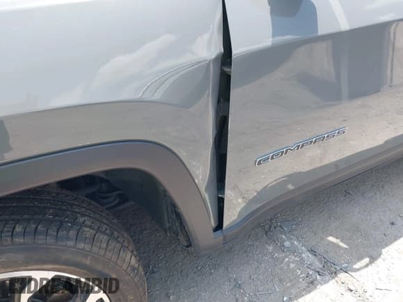 ✅ 2023 Jeep Compass Limited • VIN: 3C4NJDCN4PT523228 • Lot: 42555447. Wystawiony na IAAI z przebiegiem 57 684 mil. Bezpłatny archiwum sprzedaży aukcyjnych z USA i szczegółowy raport historii pojazdu na DreamBid. Zdjęcie 17.