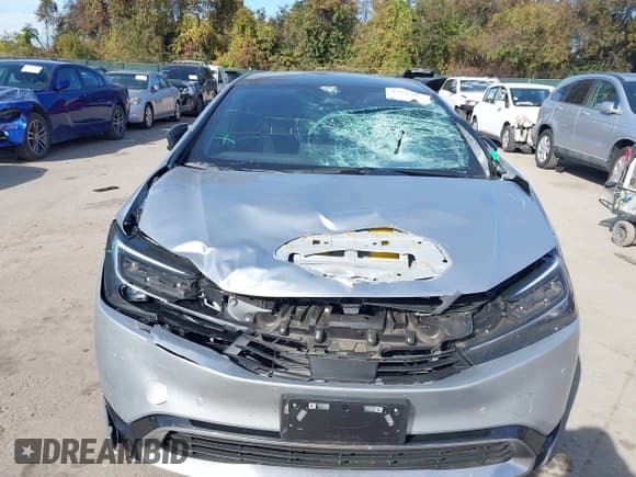 ✅ 2024 Toyota Prius XSE • VIN: JTDACACU1R3038252 • Lot: 43542966. Listed on IAAI with 15,932 mi. Free auction sales archive from the USA and detailed vehicle history report at DreamBid. Image 6.