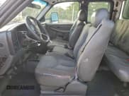 ✅ 2006 Chevrolet Silverado 2500HD Work Truck • VIN: 1GCHK29U06E267732 • Лот: 94176845. Опубликован ранее на Copart с пробегом 263 404 миль. Бесплатный доступ к архиву аукционных продаж из США и подробный отчёт об истории автомобиля на DreamBid. Изображение 7.