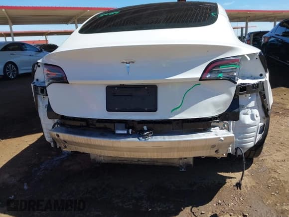 ✅ 2020 Tesla Model 3 Standard Range Plus • VIN: 5YJ3E1EAXLF598061 • Lot: 42152828. Wystawiony na IAAI z przebiegiem 154 565 mil. Bezpłatny archiwum sprzedaży aukcyjnych z USA i szczegółowy raport historii pojazdu na DreamBid. Zdjęcie 6.