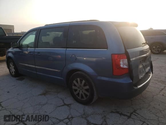 ✅ 2011 Chrysler Town & Country Touring L • VIN: 2A4RR8DG8BR782473 • Lot: 65015925. Wystawiony na Copart z przebiegiem 215 276 mil. Bezpłatny archiwum sprzedaży aukcyjnych z USA i szczegółowy raport historii pojazdu na DreamBid. Zdjęcie 2.