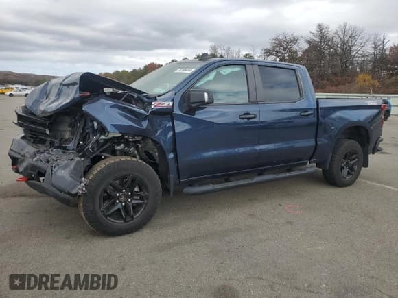 ✅ 2021 Chevrolet Silverado 1500 LT Trail Boss • VIN: 1GCPYFED6MZ282457 • Lot: 76186404. Wystawiony na Copart z przebiegiem 46 877 mil. Bezpłatny archiwum sprzedaży aukcyjnych z USA i szczegółowy raport historii pojazdu na DreamBid. Zdjęcie 1.