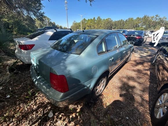 ✅ 1999 Volkswagen Passat • VIN: WVWMA63B0XE508531 • Lot: 93137805. Listed on Copart with 56,661 mi. Free auction sales archive from the USA and detailed vehicle history report at DreamBid. Image 4.