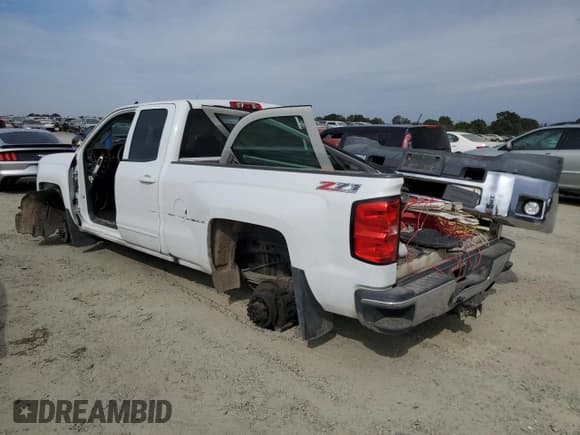 ✅ 2016 Chevrolet Silverado 2500HD LT • VIN: 1GC2KVEG8GZ394598 • Lot: 81324965. Wystawiony na Copart z przebiegiem Nie podano. Bezpłatny archiwum sprzedaży aukcyjnych z USA i szczegółowy raport historii pojazdu na DreamBid. Zdjęcie 2.