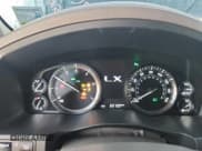 ✅ 2019 Lexus LX 570 • VIN: JTJHY7AX1K4294680 • Lot: 85947375. Wystawiony na Copart z przebiegiem 65 730 mil. Bezpłatny archiwum sprzedaży aukcyjnych z USA i szczegółowy raport historii pojazdu na DreamBid. Zdjęcie 9.