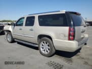 ✅ 2008 GMC Yukon XL • VIN: 1GKFK66898J242705 • Lot: 81885685. Listed on Copart with 203,327 mi. Free auction sales archive from the USA and detailed vehicle history report at DreamBid. Image 2.