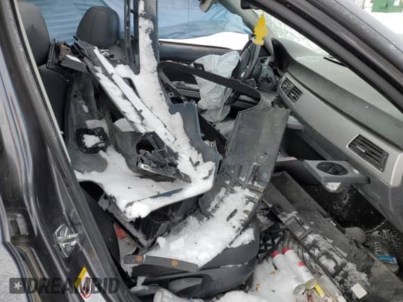 2006 BMW 3 Series z VIN WBAVB53556KW28652, wystawiony jako Copart lot #39053244 z przebiegiem Nie podano mil oraz Nie do naprawy • Non repairable. Historia ofert i sprzedaży dostępna na DreamBid. Obrazek 7.