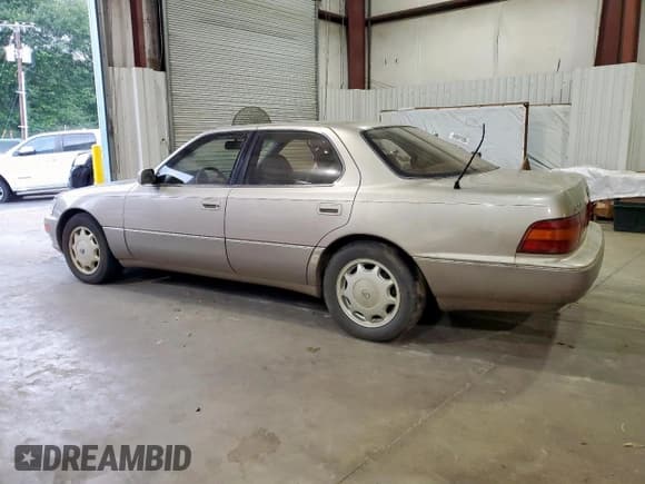 ✅ 1993 Lexus LS • VIN: JT8UF11E0P0162428 • Lot: 60914765. Listed on Copart with 151,801 mi. Free auction sales archive from the USA and detailed vehicle history report at DreamBid. Image 2.