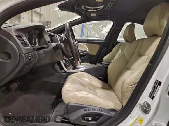 ✅ 2016 Volvo S60 T6 Drive-E Platinum • VIN: YV149MFM4F1342394 • Lot: 95929505. Listed on Copart with 256,175 mi. Free auction sales archive from the USA and detailed vehicle history report at DreamBid. Image 7.