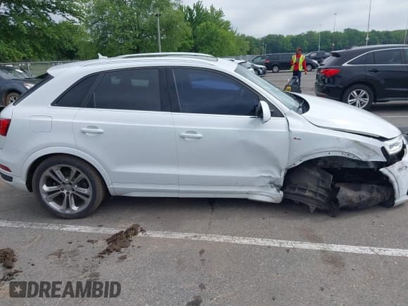 ✅ 2016 Audi Q3 Prestige • VIN: WA1GFCFSXGR020943 • Lot: 42373908. Listed on IAAI with 109,108 mi. Free auction sales archive from the USA and detailed vehicle history report at DreamBid. Image 13.