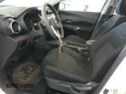 ✅ 2023 Nissan Kicks SV • VIN: 3N1CP5CV3PL566568 • Лот: 84063295. Опубликован ранее на Copart с пробегом 32 797 миль. Бесплатный доступ к архиву аукционных продаж из США и подробный отчёт об истории автомобиля на DreamBid. Изображение 7.