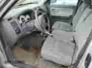 2005 Dodge Dakota SLT z VIN 1D7HW42K35S332944, wystawiony jako Copart lot #78312324 z przebiegiem 302 593 mil mil oraz Czysty tytuł • Clean title. Historia ofert i sprzedaży dostępna na DreamBid. Obrazek 7.