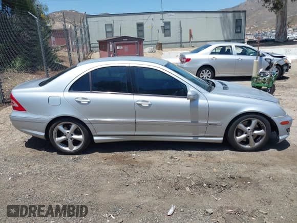 ✅ 2006 Mercedes-Benz C 230 Sport • VIN: WDBRF52H86F752734 • Lot: 42532783. Listed on IAAI with 128,302 mi. Free auction sales archive from the USA and detailed vehicle history report at DreamBid. Image 13.