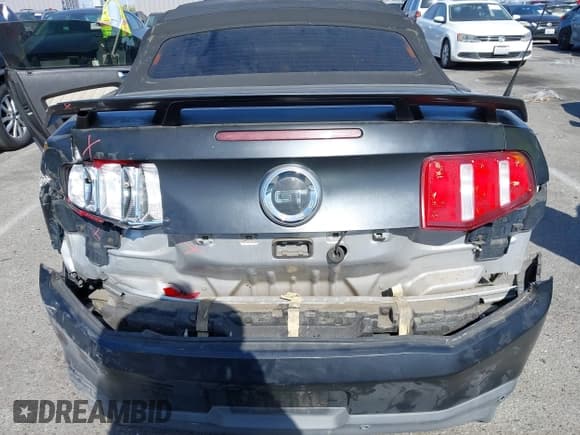 ✅ 2012 Ford Mustang GT Premium • VIN: 1ZVBP8FF4C5263689 • Lot: 42104626. Listed on IAAI with 58,986 mi. Free auction sales archive from the USA and detailed vehicle history report at DreamBid. Image 6.