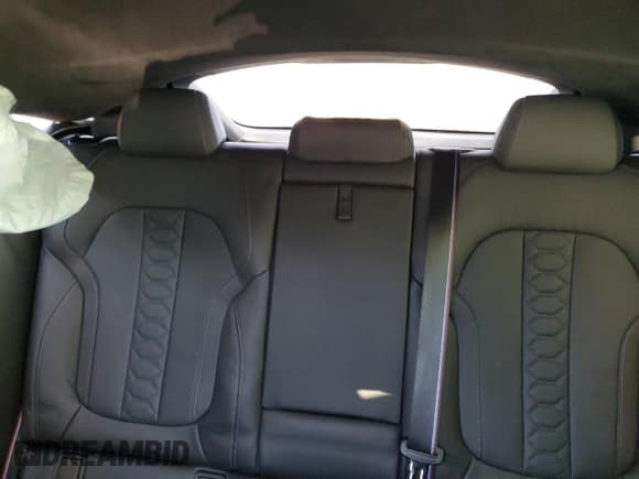 ✅ 2022 BMW X6 M • VIN: 5YMCY0C09N9M81717 • Lot: 82567543. Wystawiony na Copart z przebiegiem Nie podano. Bezpłatny archiwum sprzedaży aukcyjnych z USA i szczegółowy raport historii pojazdu na DreamBid. Zdjęcie 10.