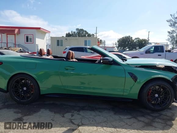 ✅ 2023 BMW M4 Competition xDrive • VIN: WBS33BA01PCM29504 • Lot: 41914359. Listed on IAAI with 17,618 mi. Free auction sales archive from the USA and detailed vehicle history report at DreamBid. Image 14.