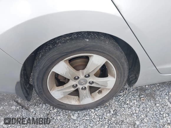 ✅ 2013 Hyundai Elantra GLS • VIN: KMHDH4AE8DU829579 • Lot: 42940329. Listed on IAAI with 153,115 mi. Free auction sales archive from the USA and detailed vehicle history report at DreamBid. Image 12.