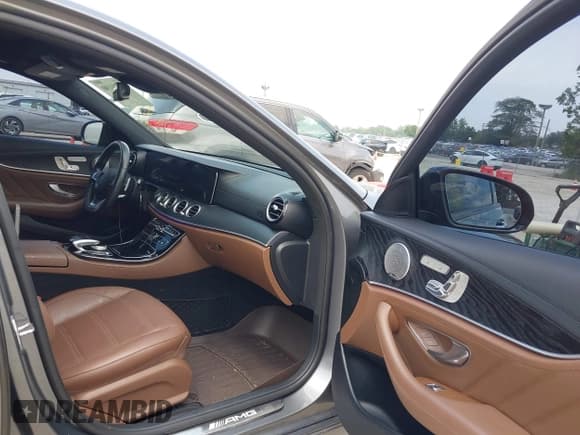 ✅ 2017 Mercedes-Benz E 43 AMG • VIN: WDDZF6EB3HA184820 • Лот: 42691190. Опубликован ранее на IAAI с пробегом 102 298 миль. Бесплатный доступ к архиву аукционных продаж из США и подробный отчёт об истории автомобиля на DreamBid. Изображение 5.