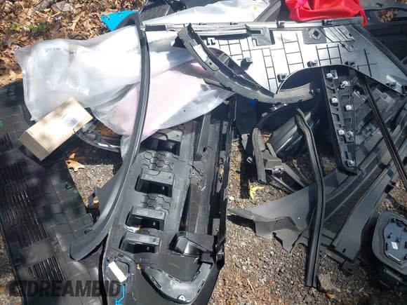 ✅ 2022 Ford Mustang Mach-E Premium • VIN: 3FMTK3R77NMA28340 • Lot: 42233063. Listed on IAAI with 22,893 mi. Free auction sales archive from the USA and detailed vehicle history report at DreamBid. Image 12.