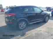 2017 Hyundai Tucson SE Plus z VIN KM8J33A43HU403694, wystawiony jako IAAI lot #42532678 z przebiegiem 62 421 mil mil oraz . Historia ofert i sprzedaży dostępna na DreamBid. Obrazek 4.