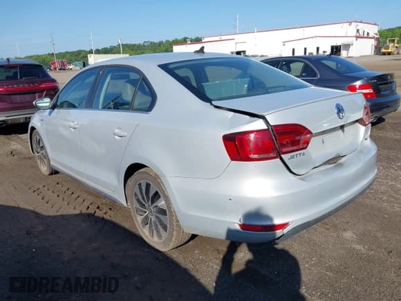 ✅ 2013 Volkswagen Jetta Hybrid SE • VIN: 3VW637AJ3DM213882 • Lot: 42552080. Listed on IAAI with 71,284 mi. Free auction sales archive from the USA and detailed vehicle history report at DreamBid. Image 3.
