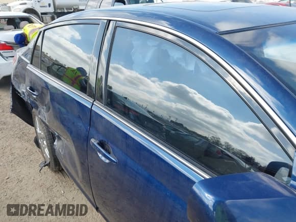 ✅ 2008 Toyota Avalon Limited • VIN: 4T1BK36B68U259556 • Lot: 43189867. Listed on IAAI with 87,045 mi. Free auction sales archive from the USA and detailed vehicle history report at DreamBid. Image 12.