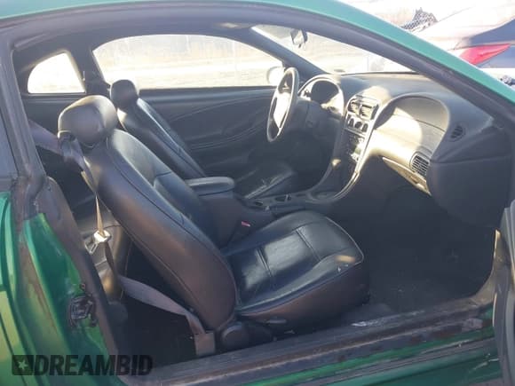 ✅ 2001 Ford Mustang Standard • VIN: 1FAFP40431F177646 • Lot: 43837547. Listed on IAAI with Not provided. Free auction sales archive from the USA and detailed vehicle history report at DreamBid. Image 5.
