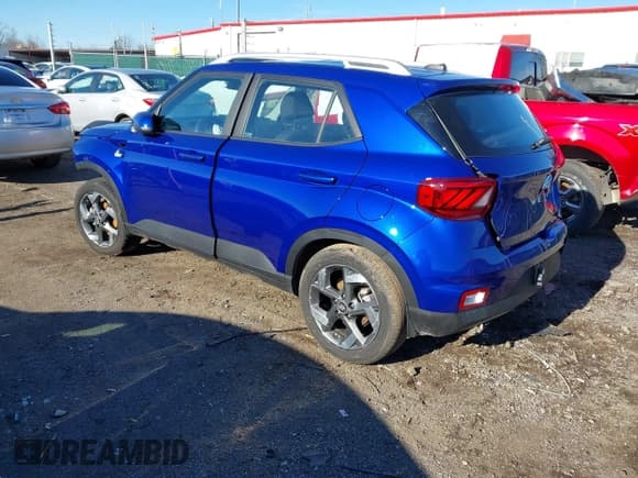 ✅ 2024 Hyundai Venue SEL • VIN: KMHRC8A31RU305739 • Lot: 41577994. Listed on IAAI with 11,756 mi. Free auction sales archive from the USA and detailed vehicle history report at DreamBid. Image 3.