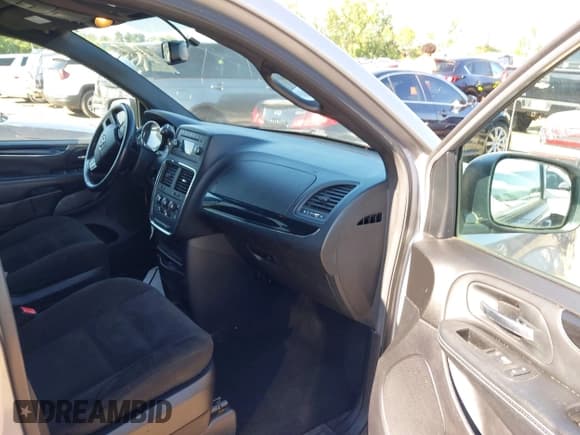 ✅ 2015 Dodge Grand Caravan American Value • VIN: 2C4RDGBG6FR672173 • Lot: 42574646. Wystawiony na IAAI z przebiegiem 153 060 mil. Bezpłatny archiwum sprzedaży aukcyjnych z USA i szczegółowy raport historii pojazdu na DreamBid. Zdjęcie 5.