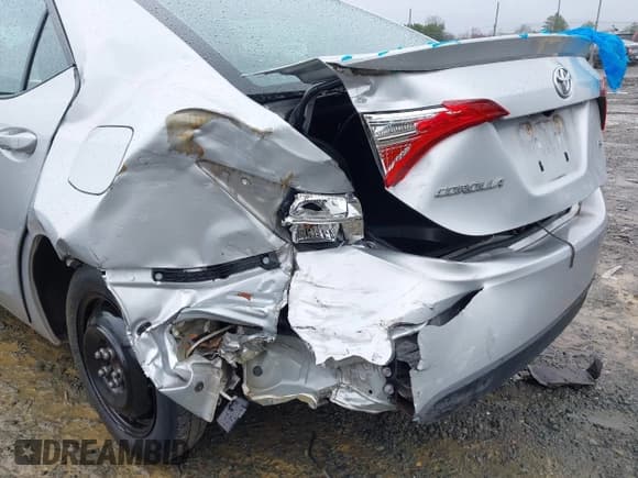 ✅ 2018 Toyota Corolla L • VIN: 2T1BURHE6JC041693 • Lot: 43773106. Listed on IAAI with 97,253 mi. Free auction sales archive from the USA and detailed vehicle history report at DreamBid. Image 6.