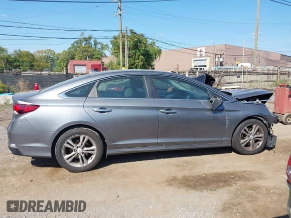 2018 Hyundai Sonata Limited с VIN 5NPE34AF0JH628457, выставлен на аукционе IAAI как лот 43210203 с пробегом 95 968 миль миль и . История ставок и продаж доступна на DreamBid. Изображение 13.