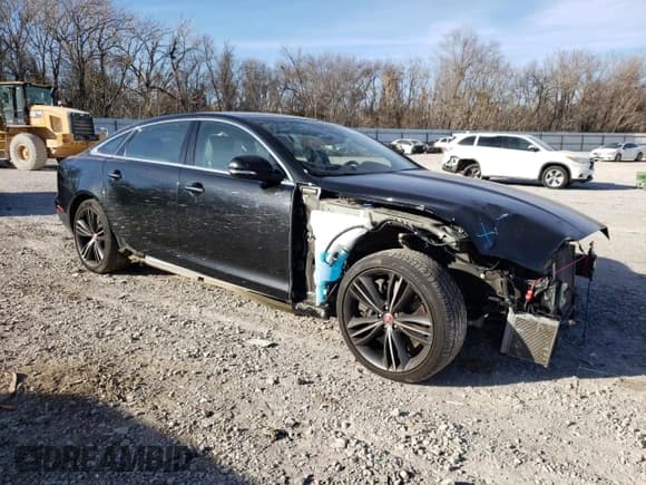 ✅ 2019 Jaguar XJ Supercharged • VIN: SAJWA2GE6KMW22491 • Лот: 72712572. Опубликован ранее на Copart с пробегом 44 574 миль. Бесплатный доступ к архиву аукционных продаж из США и подробный отчёт об истории автомобиля на DreamBid. Изображение 4.