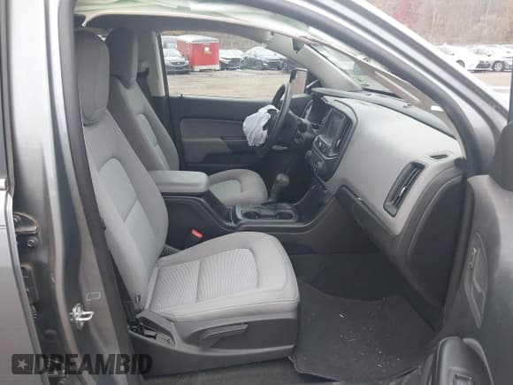 ✅ 2018 Chevrolet Colorado 2WD Work Truck • VIN: 1GCGSBEA3J1270776 • Lot: 43603450. Wystawiony na IAAI z przebiegiem 47 507 mil. Bezpłatny archiwum sprzedaży aukcyjnych z USA i szczegółowy raport historii pojazdu na DreamBid. Zdjęcie 5.