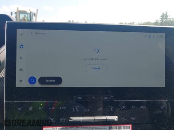 ✅ 2025 Toyota bZ4X XLE • VIN: JTMABACA2SA093402 • Lot: 42539472. Wystawiony na IAAI z przebiegiem 1 450 mil. Bezpłatny archiwum sprzedaży aukcyjnych z USA i szczegółowy raport historii pojazdu na DreamBid. Zdjęcie 19.