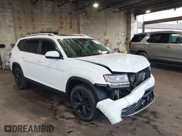 ✅ 2018 Volkswagen Atlas Launch Edition • VIN: 1V2HR2CA5JC502008 • Лот: 41933853. Опубликован ранее на IAAI с пробегом 125 812 миль. Бесплатный доступ к архиву аукционных продаж из США и подробный отчёт об истории автомобиля на DreamBid. Изображение 1.